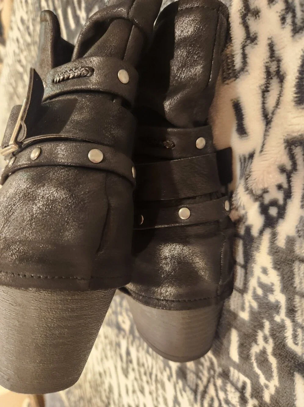 SO stylish black